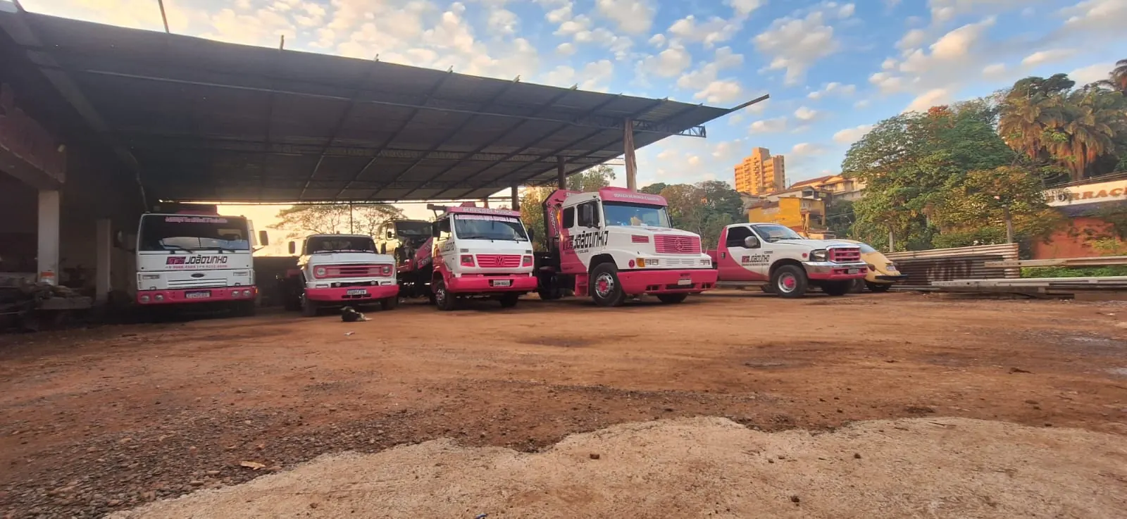 Frota completa do Auto Socorro Joãozinho na base em Itapira